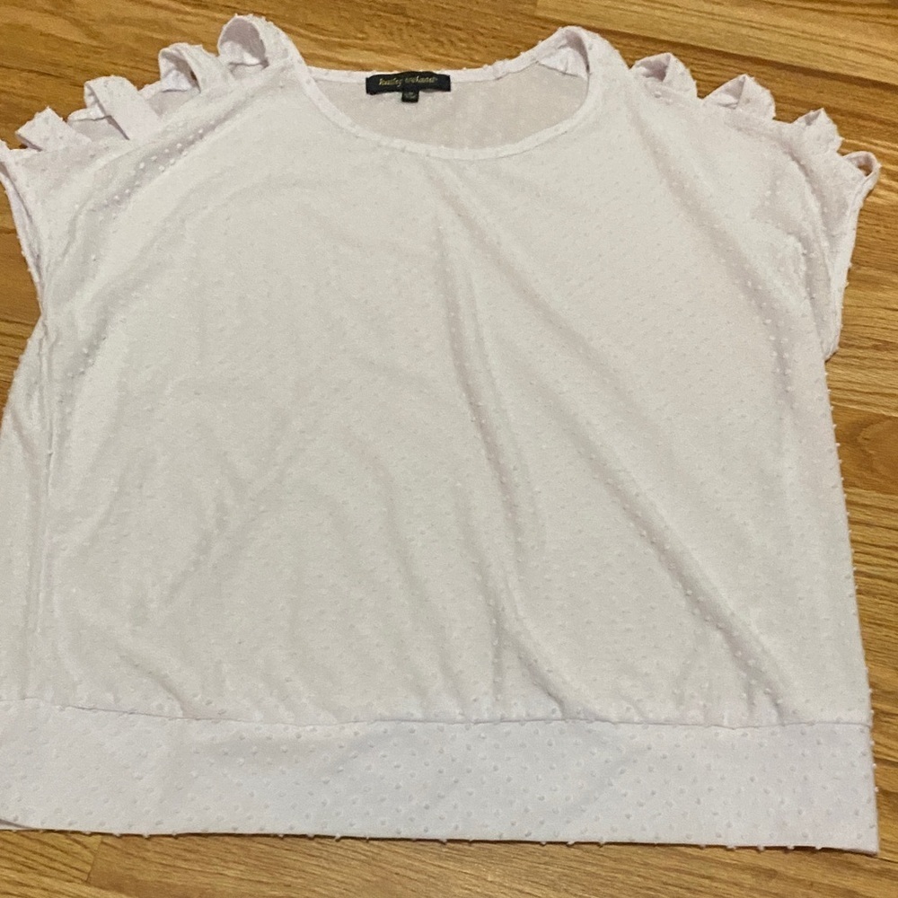 Kathy Ireland White Textured Blouse